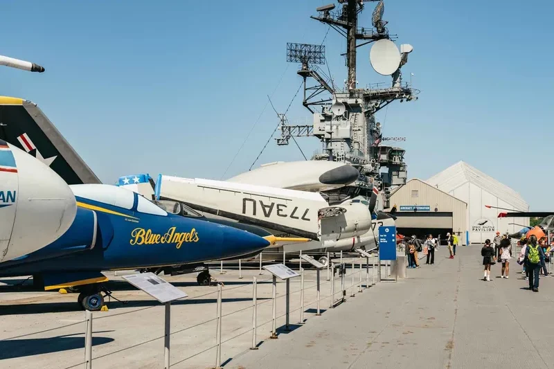 The aircraft carrier and Space Shuttle Enterprise on the Hudson, among the most hands-on museums in New York